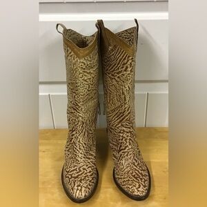 Brown Patterned LEATHER Side Zip Pull On Women's Boots size 7